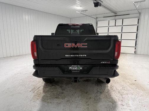2023 GMC Sierra 2500 AT4