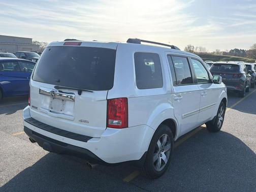 White Diamond Pearl 2013 Honda Pilot Touring