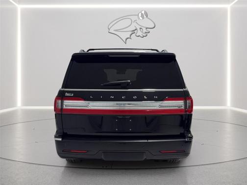 White Platinum Tri-Coat Metallic 2019 Lincoln Navigator L Reserve