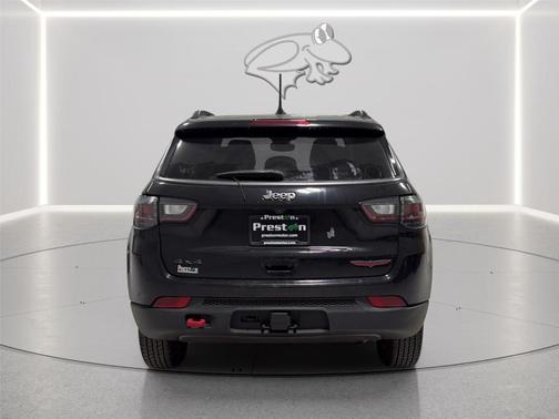Diamond Black 2022 Jeep Compass Trailhawk