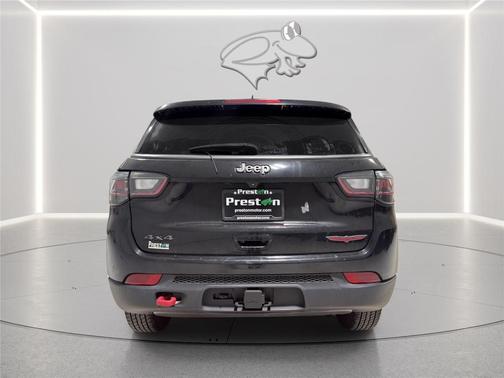 Diamond Black 2022 Jeep Compass Trailhawk