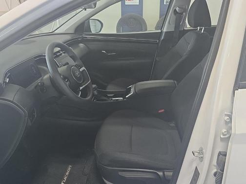 2024 Hyundai TUCSON SE
