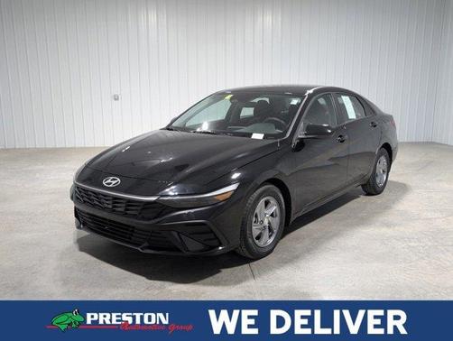 2024 Hyundai ELANTRA SE