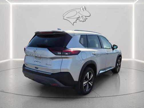 Brilliant Silver Metallic 2021 Nissan Rogue SL