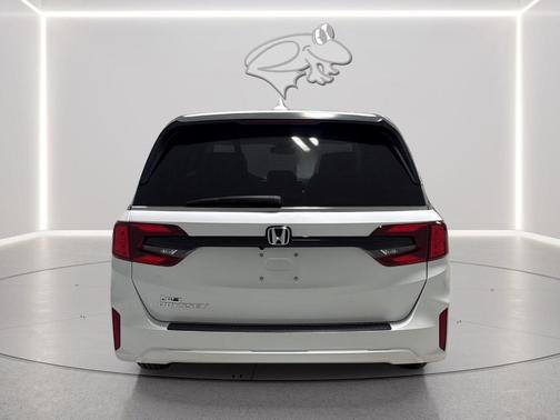 Platinum White Pearl 2026 Honda Odyssey EX-L