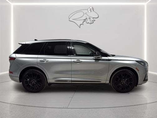 Silver Radiance Metallic 2024 Lincoln Corsair Premiere