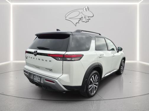 2022 Nissan Pathfinder Platinum