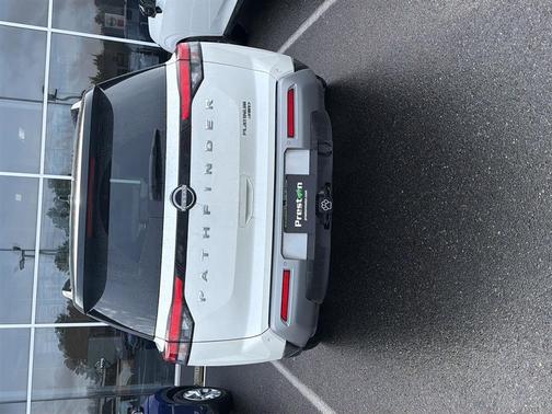 2022 Nissan Pathfinder Platinum