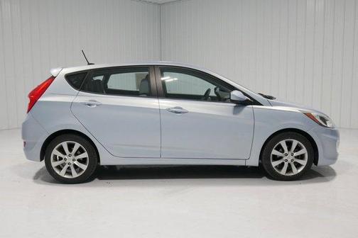 2012 Hyundai Accent SE