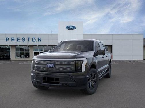 2025 Ford F-150 Lightning LARIAT