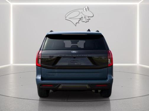 Nocturnal Blue 2027 Ford Expedition Platinum