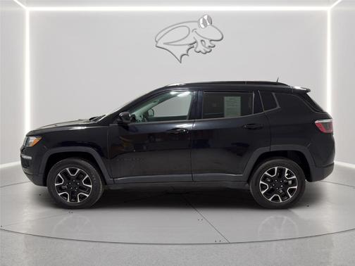 Diamond Black 2019 Jeep Compass Upland