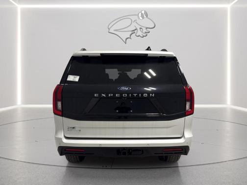 Star White 2025 Ford Expedition Active
