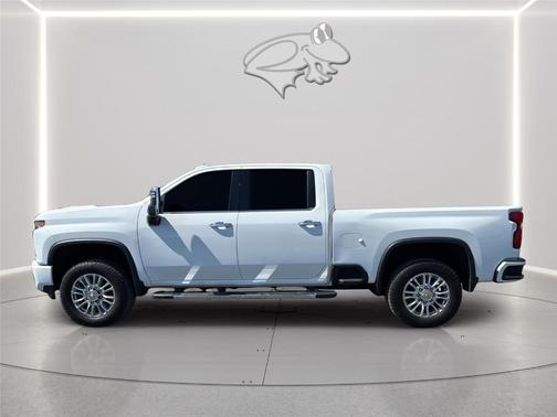 Summit White 2022 Chevrolet Silverado 2500 High Country