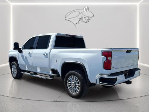 Summit White 2022 Chevrolet Silverado 2500 High Country