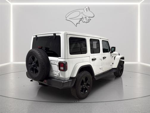 Bright White Clearcoat 2023 Jeep Wrangler Sahara