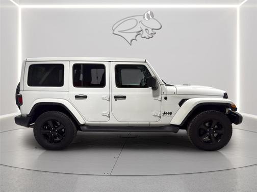 Bright White Clearcoat 2023 Jeep Wrangler Sahara
