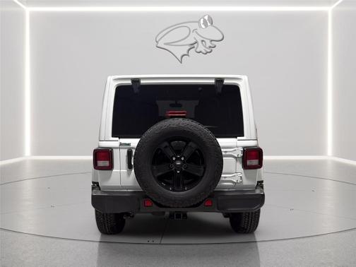 Bright White Clearcoat 2023 Jeep Wrangler Sahara