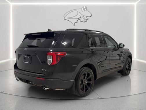 Agate Black 2023 Ford Explorer ST-Line