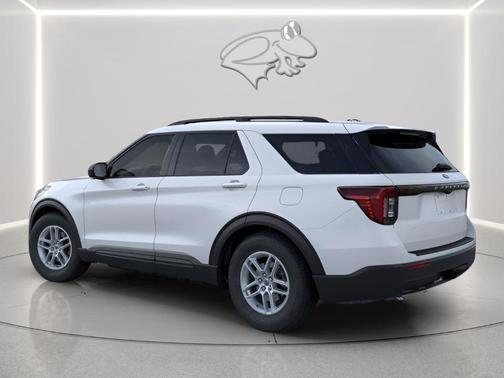 Space White Metallic 2026 Ford Explorer Active