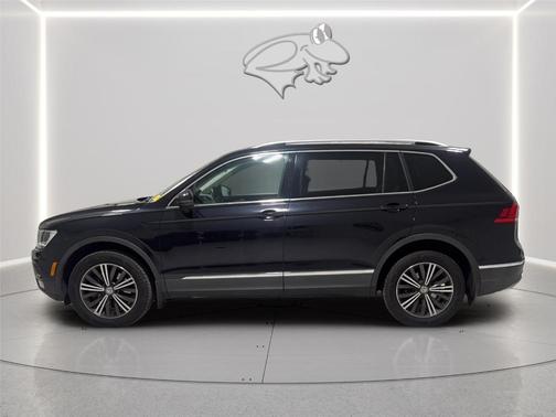 Deep Black Pearl Effect 2018 Volkswagen Tiguan 2.0T SEL