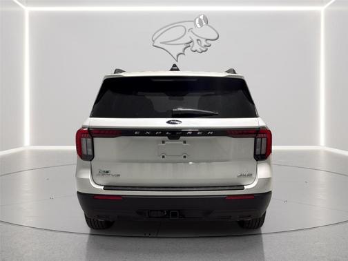 Star White 2025 Ford Explorer Active