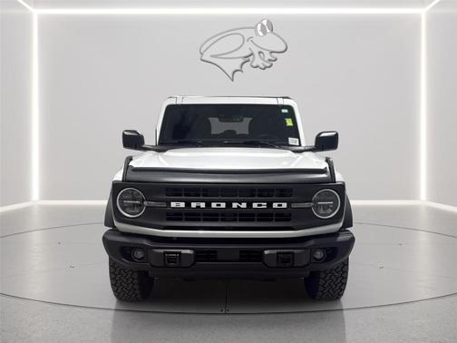 Oxford White 2024 Ford Bronco Black Diamond