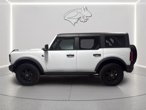 Oxford White 2024 Ford Bronco Black Diamond
