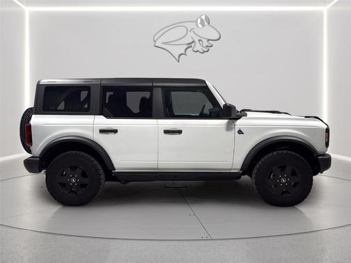 Oxford White 2024 Ford Bronco Black Diamond