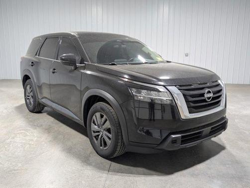 2022 Nissan Pathfinder S