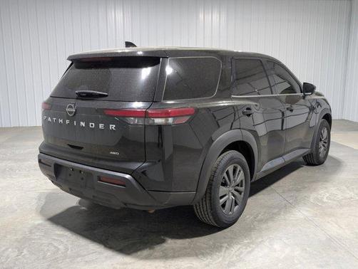 2022 Nissan Pathfinder S