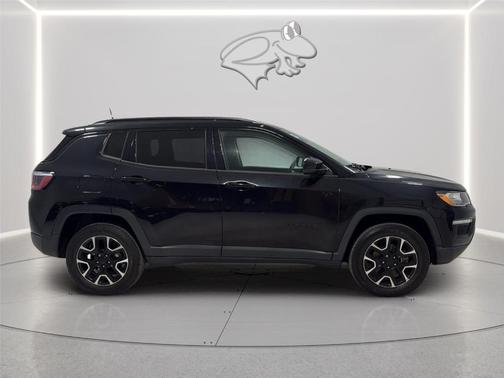 Diamond Black 2019 Jeep Compass Upland