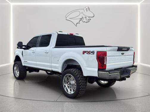 Oxford White 2022 Ford F-250 Lariat