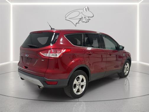 Ruby Red Metallic Tinted Clearcoat 2016 Ford Escape SE