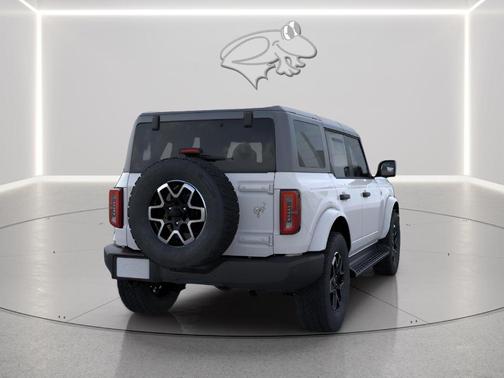 Oxford White 2026 Ford Bronco Outer Banks