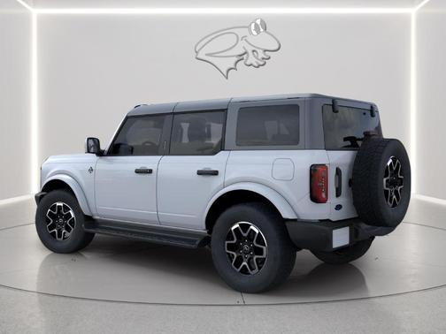 Oxford White 2026 Ford Bronco Outer Banks