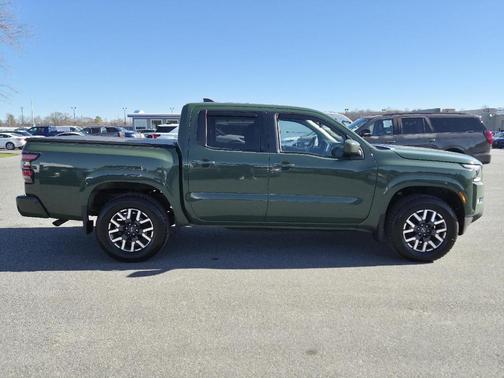 2022 Nissan Frontier SV