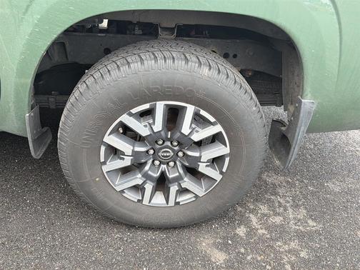 2022 Nissan Frontier SV