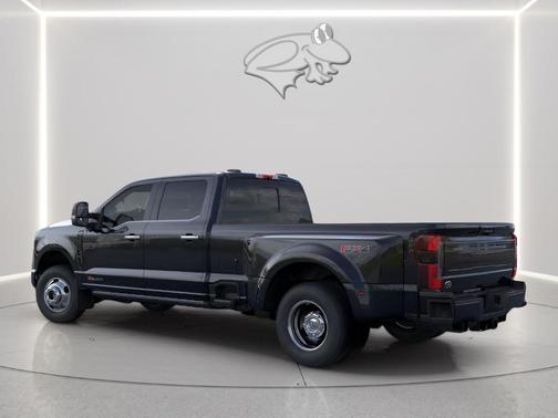 Agate Black 2026 Ford F-350 Platinum