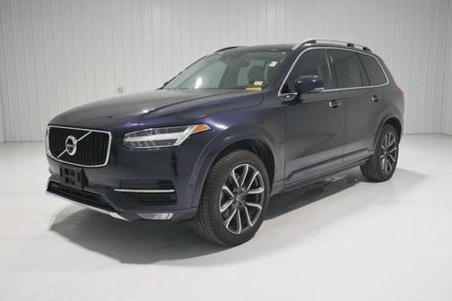 2017 Volvo XC90 T6 Momentum