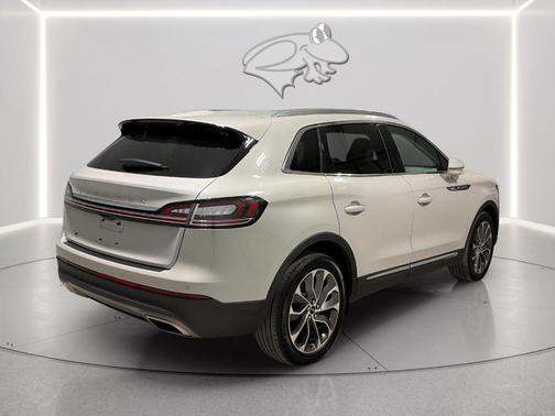 Ceramic Pearl Metallic Tinted Clearcoat 2023 Lincoln Nautilus Reserve