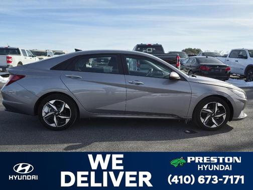 2023 Hyundai ELANTRA SEL