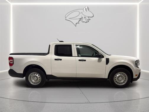 Oxford White 2025 Ford Maverick XL