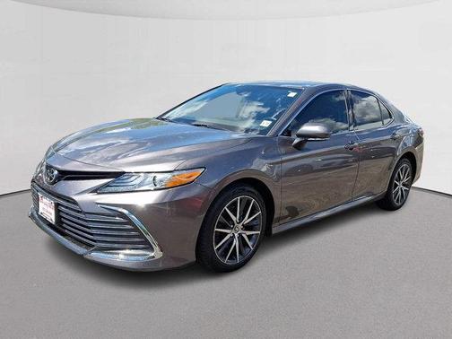 Predawn Gray Mica 2022 Toyota Camry XLE