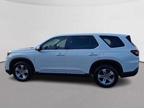 Platinum White Pearl 2023 Honda Pilot EX-L 7-Passenger