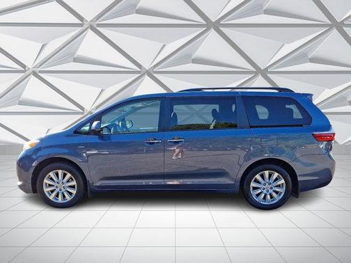 2017 Toyota Sienna XLE