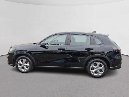Crystal Black Pearl 2023 Honda HR-V LX