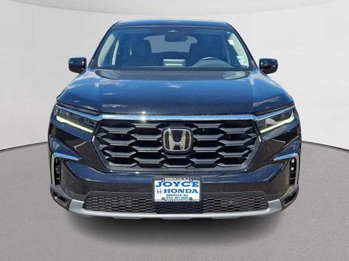 Crystal Black Pearl 2023 Honda Pilot EX-L 8-Passenger