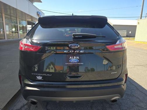 Green Metallic 2023 Ford Edge Titanium