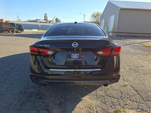 2021 Nissan Altima SR FWD